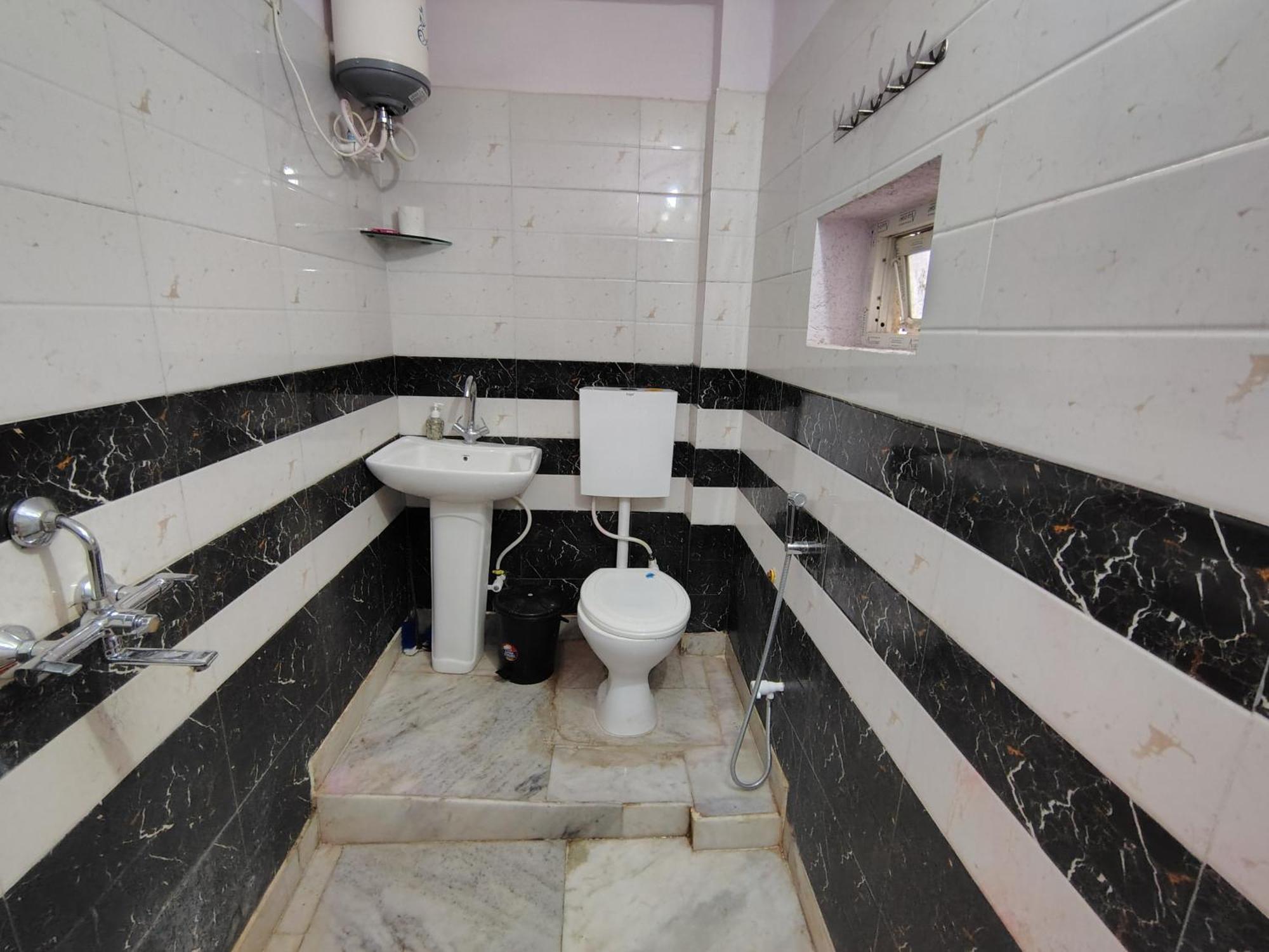 Deluxe Double Room,1610344421:JPEG